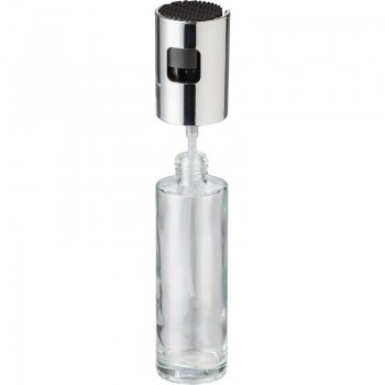 Glass dispenser with spray