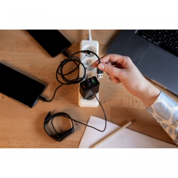 USB wall charger with 4 USB outputs: 15/10/10/10W (45W total max.), output 1: 5V/2A (max), 9V/1.5A (max), 12V/1.2A (max), outputs 2-4: 5V/2A (max) AIV0195-03