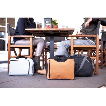 https://aigat.eu/image/catalog/external/Laptop-bag-14.jpg