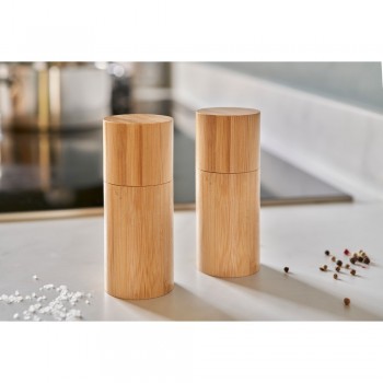 Salt and pepper mill set Salt and pepper mill set