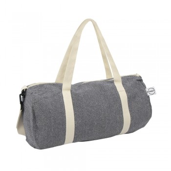 https://aigat.eu/image/catalog/external/Recycled-cotton-and-recycled-polyester-sports-travel-bag-B-RiGHT-Asha-1.jpg