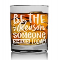 Dāvana Vīrietim  ar Gravējumu - "Be The Reason Someone Smiles Today Style" ,Personalizēta viskija glāze 270ml