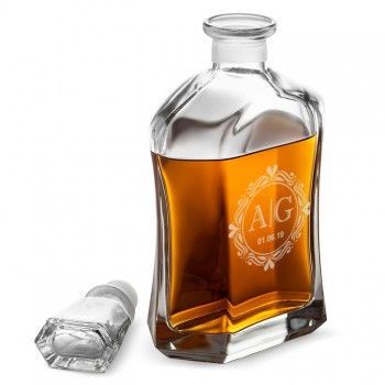 Personalised Whiskey Bourbon Scotch Decanter Anniversary Wedding Gift, Size 700ml / 23.75oz Personalised Whiskey Bourbon Scotch Decanter Anniversary Wedding Gift, Size 700ml / 23.75oz