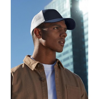 Pilsētas stila trucker cepure