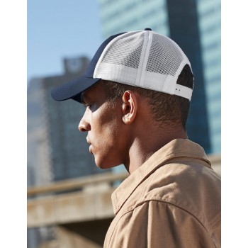 Pilsētas stila trucker cepure