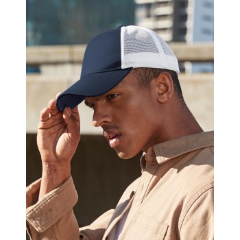 Pilsētas stila trucker cepure